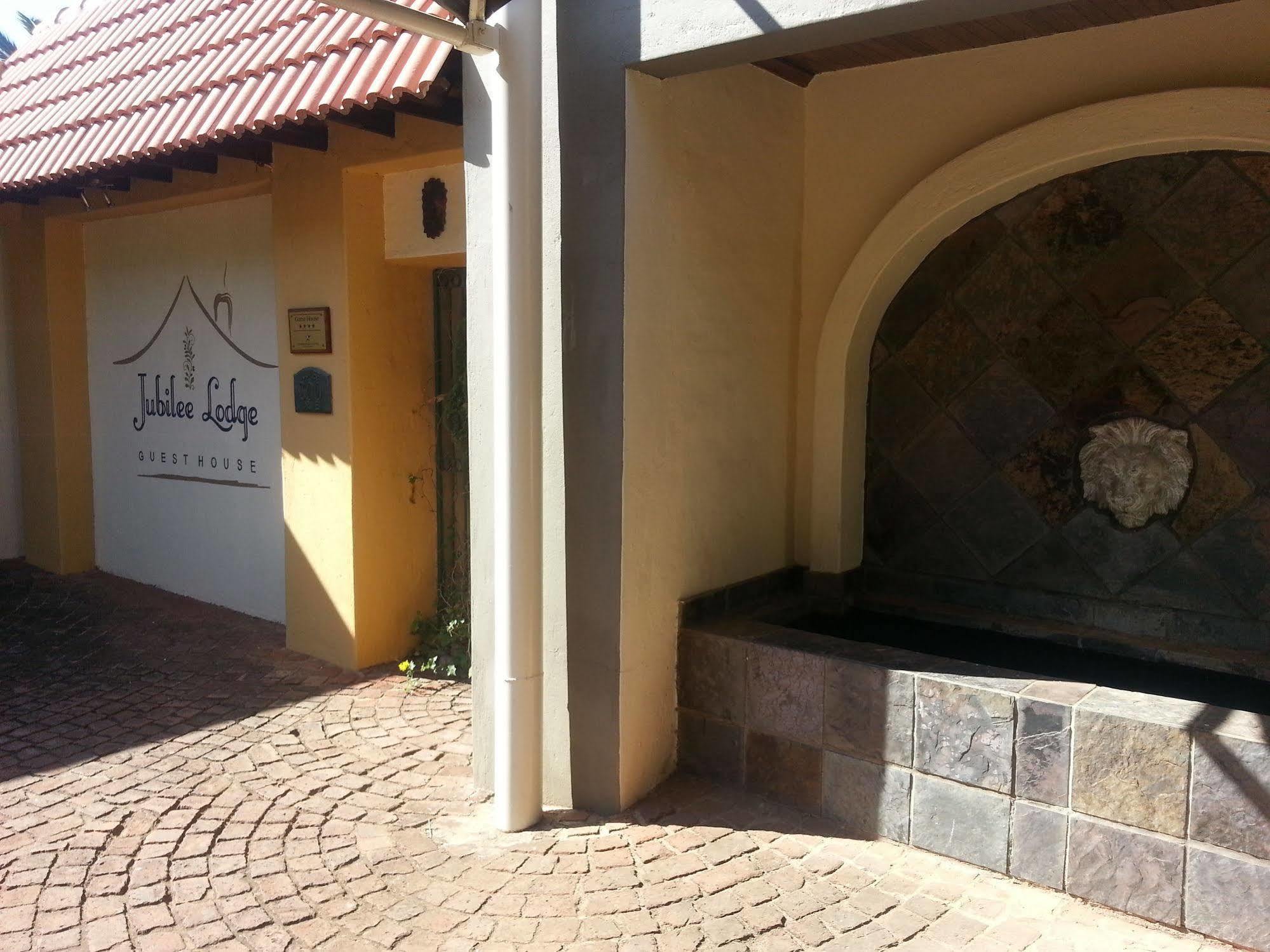 Jubilee Lodge Guest House Johannesburg Bagian luar foto