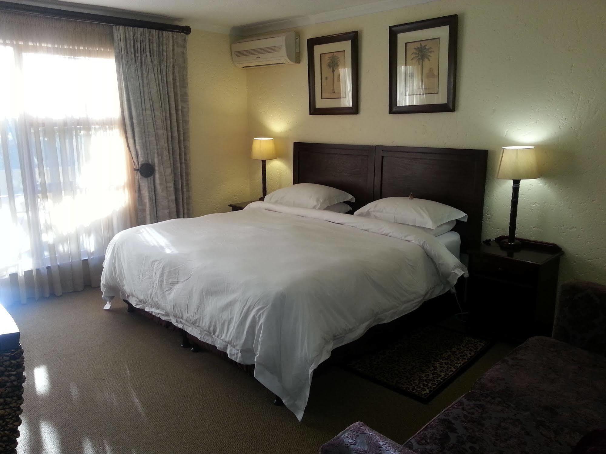 Jubilee Lodge Guest House Johannesburg Bagian luar foto