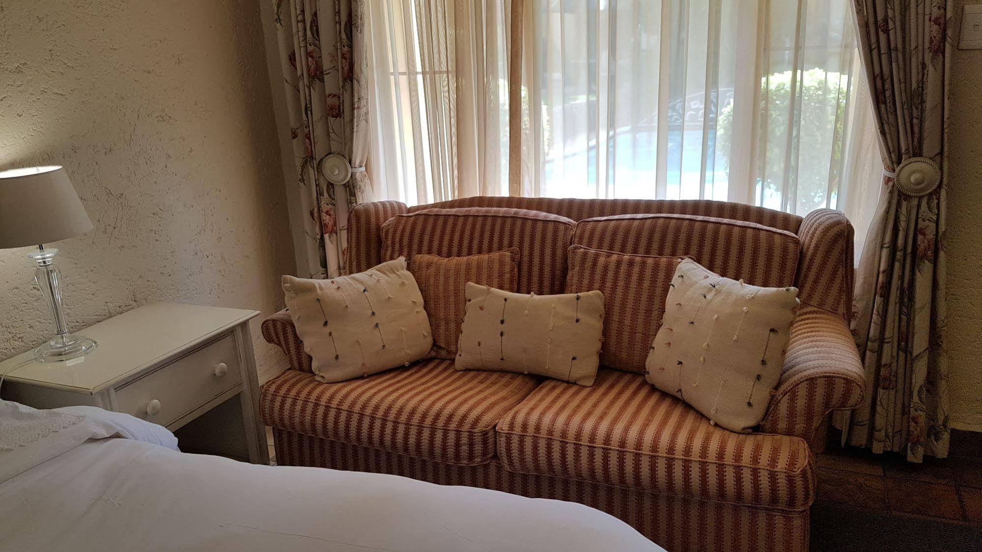 Jubilee Lodge Guest House Johannesburg Bagian luar foto