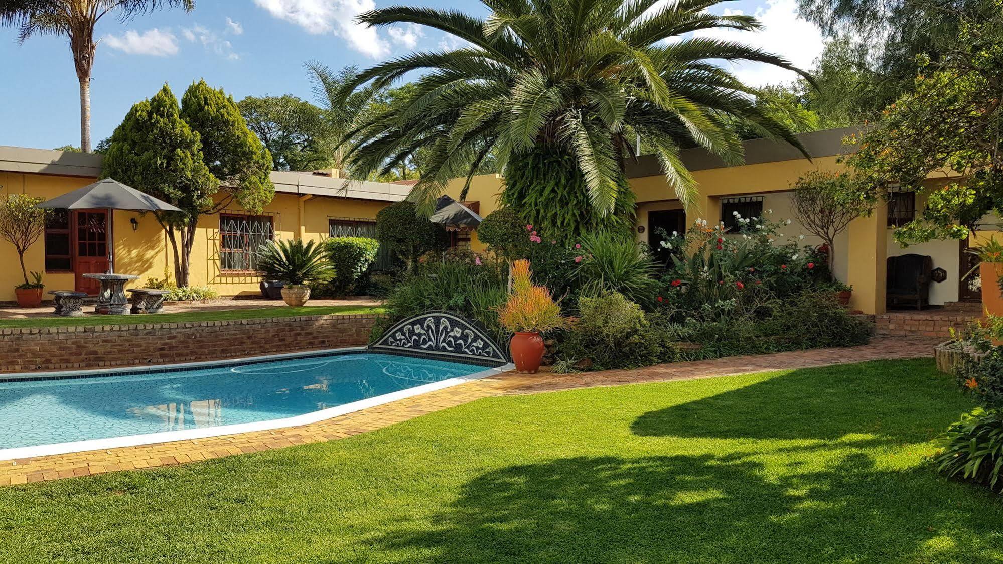Jubilee Lodge Guest House Johannesburg Bagian luar foto
