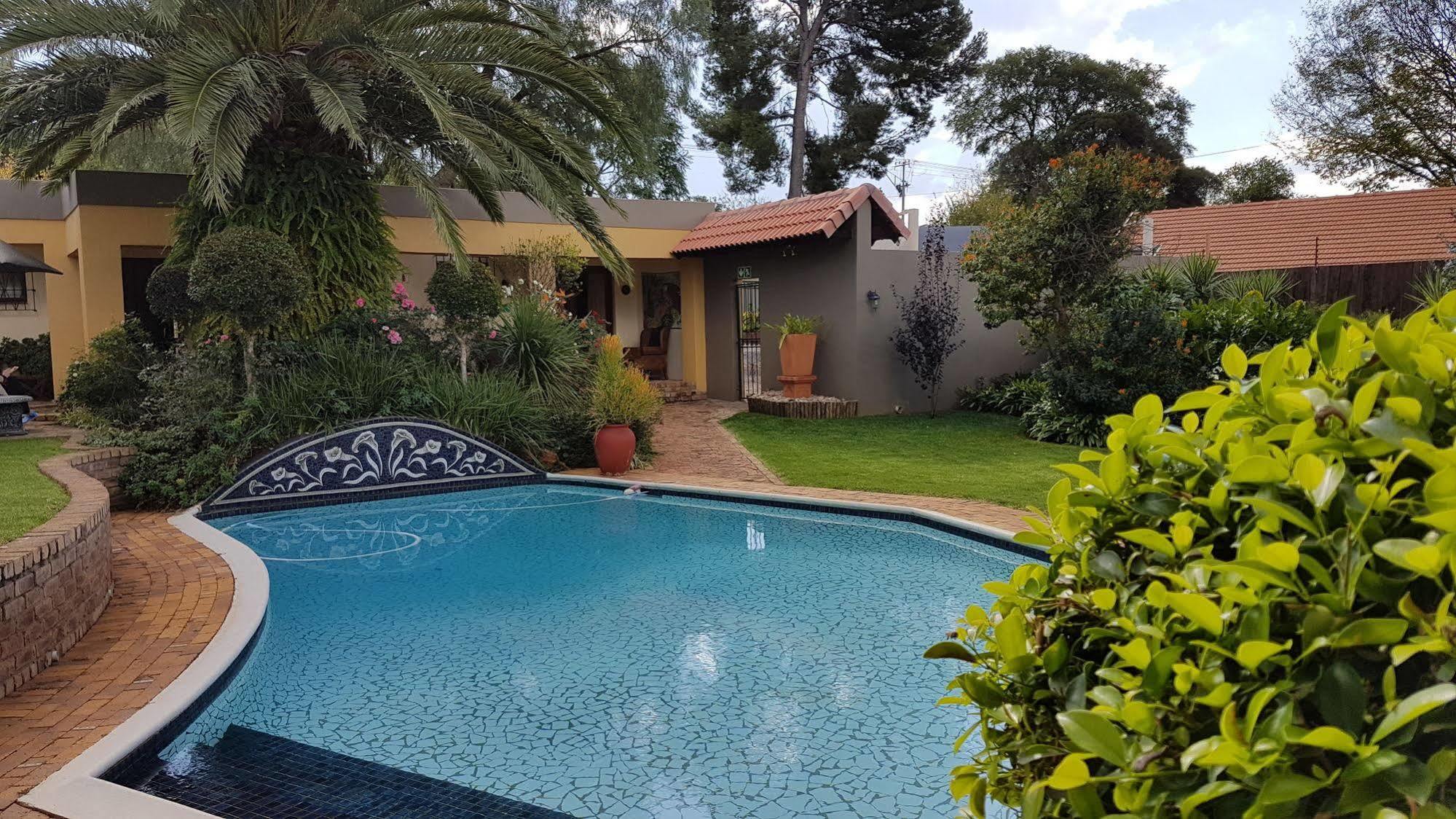 Jubilee Lodge Guest House Johannesburg Bagian luar foto